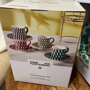 DVF for Target Arrow Geo Mug Drinkware Set Saucers Stand - Diane Von Furstenberg
